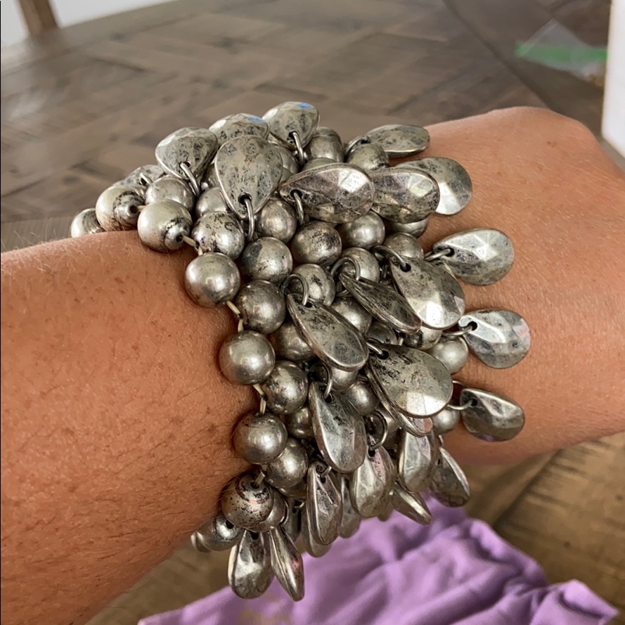 Emily  Ashley JingleJangle Silver Beaded Teardrops Wide Stretch Bracelet 3a